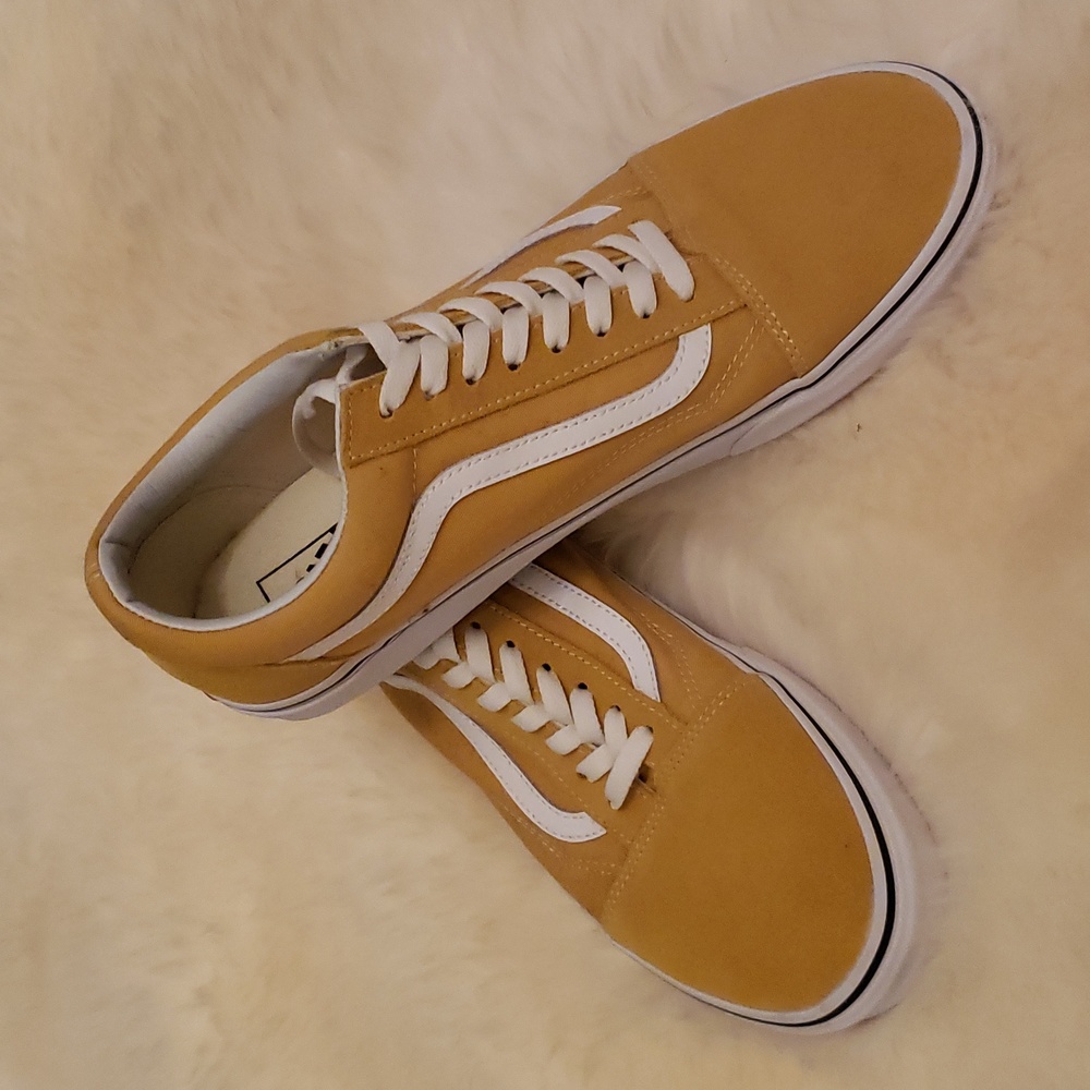 VANS Old Skool Cyber Yellow Retro Low Top Mens sneakers Size 11.5 pre-owned.